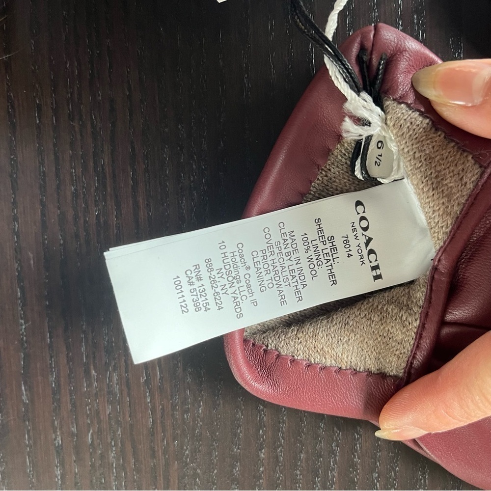 NWT COACH Signature Leather Tech Gloves (Size 6 1/2 or XS) - Picture 6 of 8
